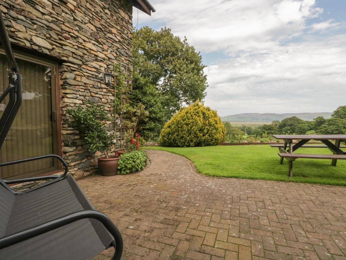 1 Cherry Tree Cottage Millom Dış mekan fotoğraf